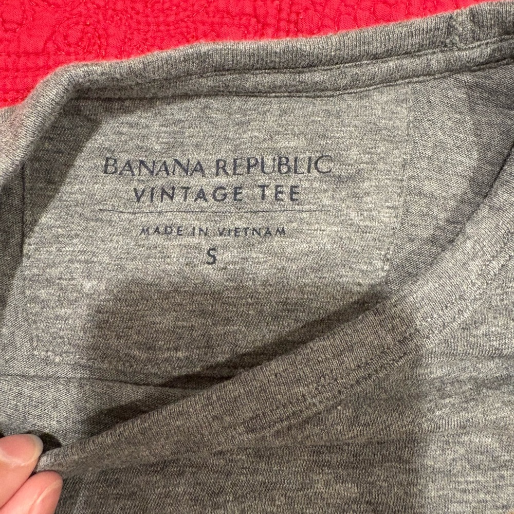 Banana Republic Heather Gray Vintage Tee - Picture 2 of 2
